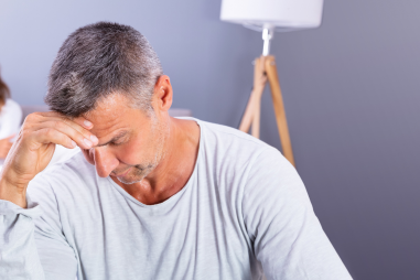 Wat doet chronische stress met ons lichaam en hoofd? Ontdek retreats, medische spa's en holistische programma’s die je helpen om chronische stress aan te pakken, te herstellen en op te laden.