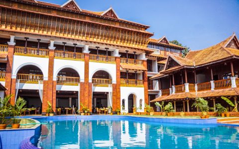 Image for 1. Luxe Ayurveda: Ayursoma (India)