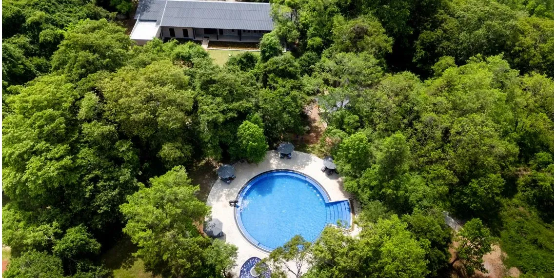 zwembad Ayugiri Ayurveda Wellness Resort