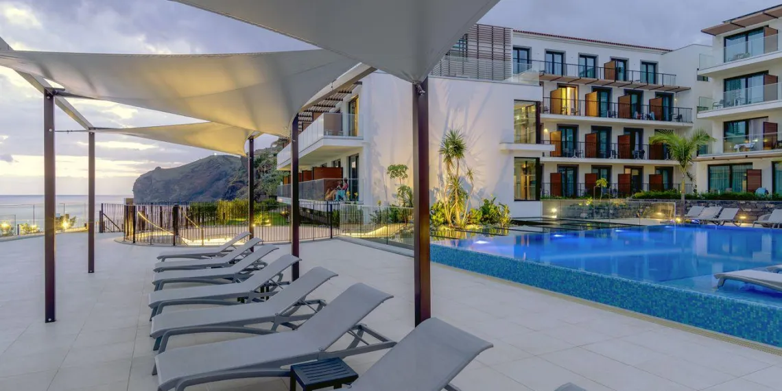 zwembad Hotel GaloMar Galo Resort Puurenkuur