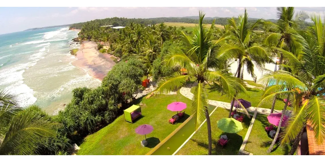 Underneath The Mango Tree - Tuin en Strand