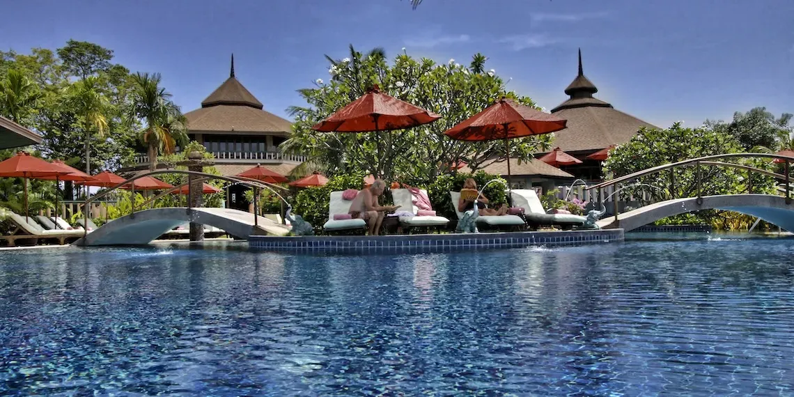 zwembad Mangosteen Ayurveda & Wellness Resort