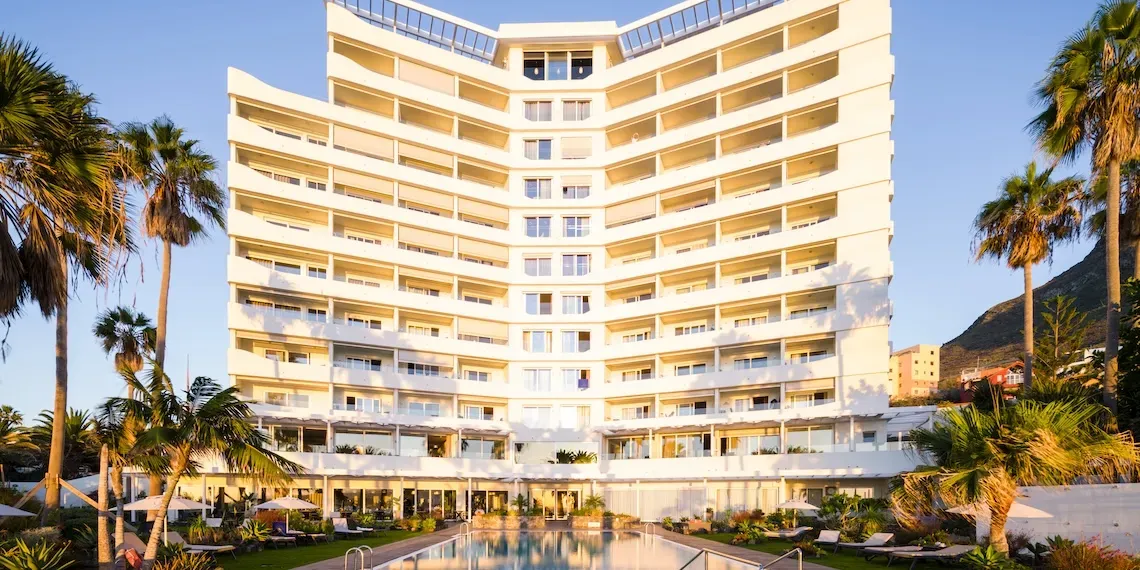 zwembad OCEANO Health Spa Hotel