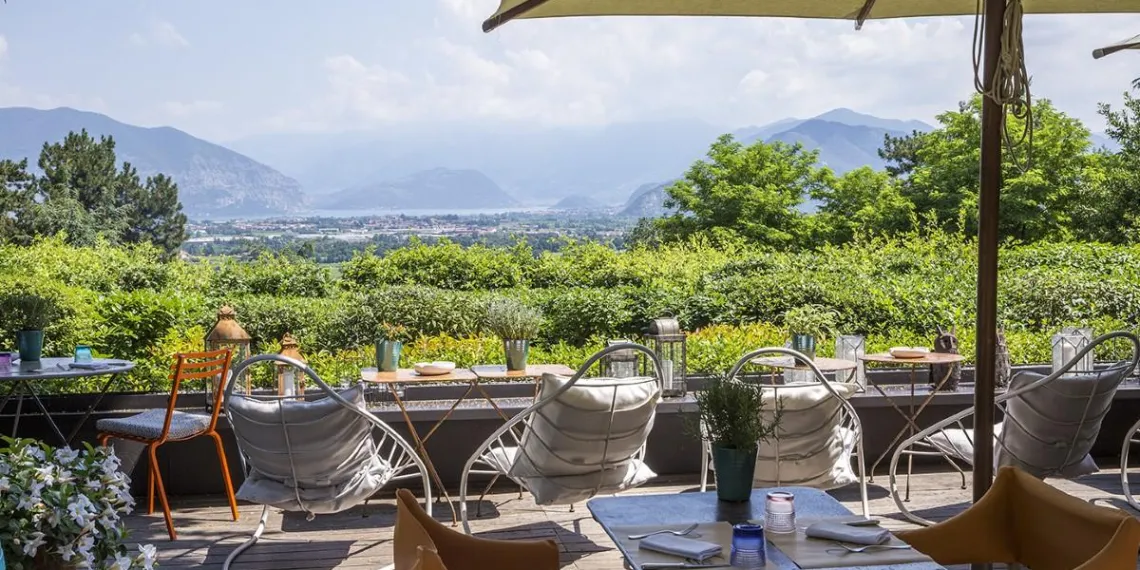 Outdoor Terrace | L'Albereta Relais & Chateaux